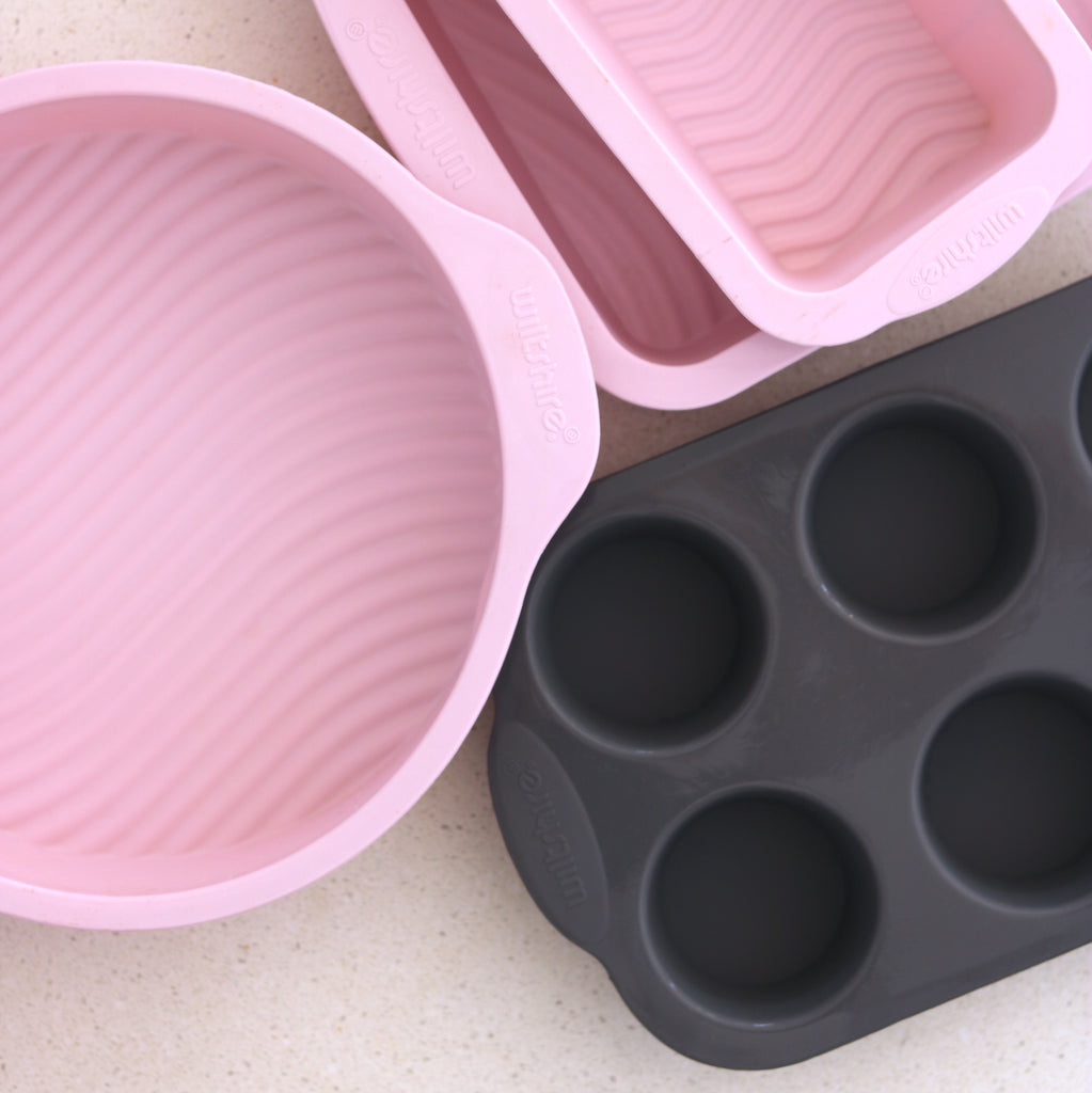 How to Use Silicone Muffin Pans  Silicone cake pans, Silicone muffin pan,  Silicone mini muffin pan