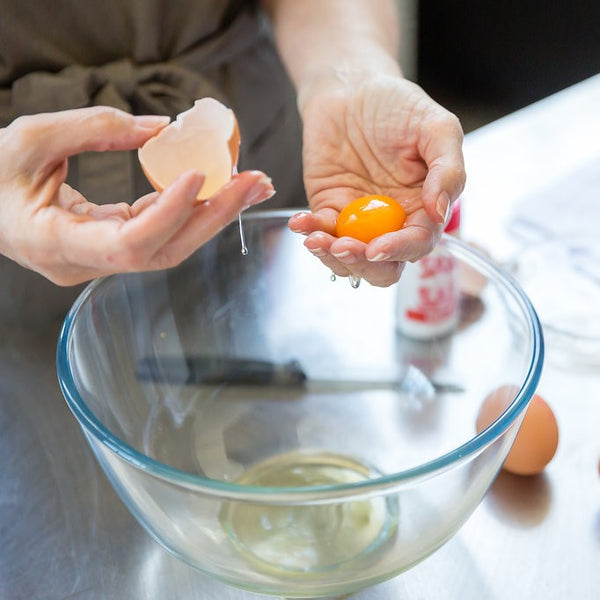 Separating eggs