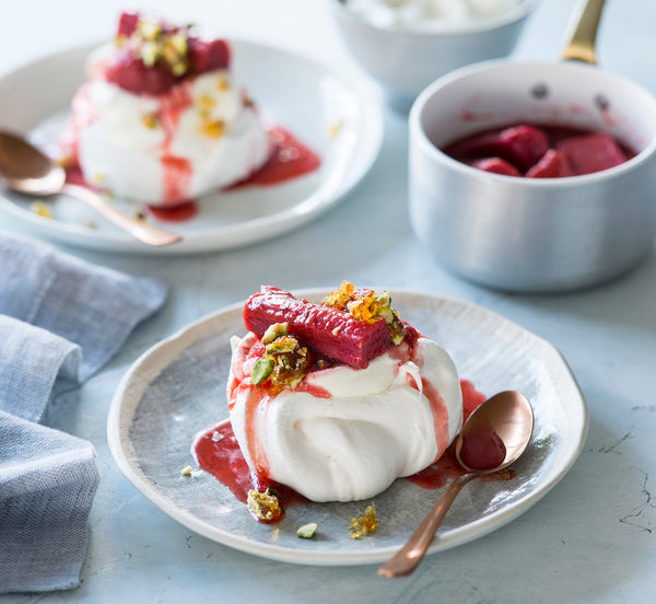 Rosewater Pavlovas with Vanilla-Roasted Red Fruits & Toffee Pistachios – BakeClub