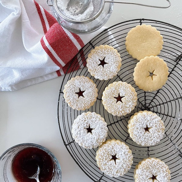 Sandwiching Jam Cookies